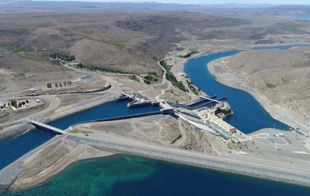 Oscar Parrilli llamó a parar la privatización de las represas hidroeléctricas de Neuquén