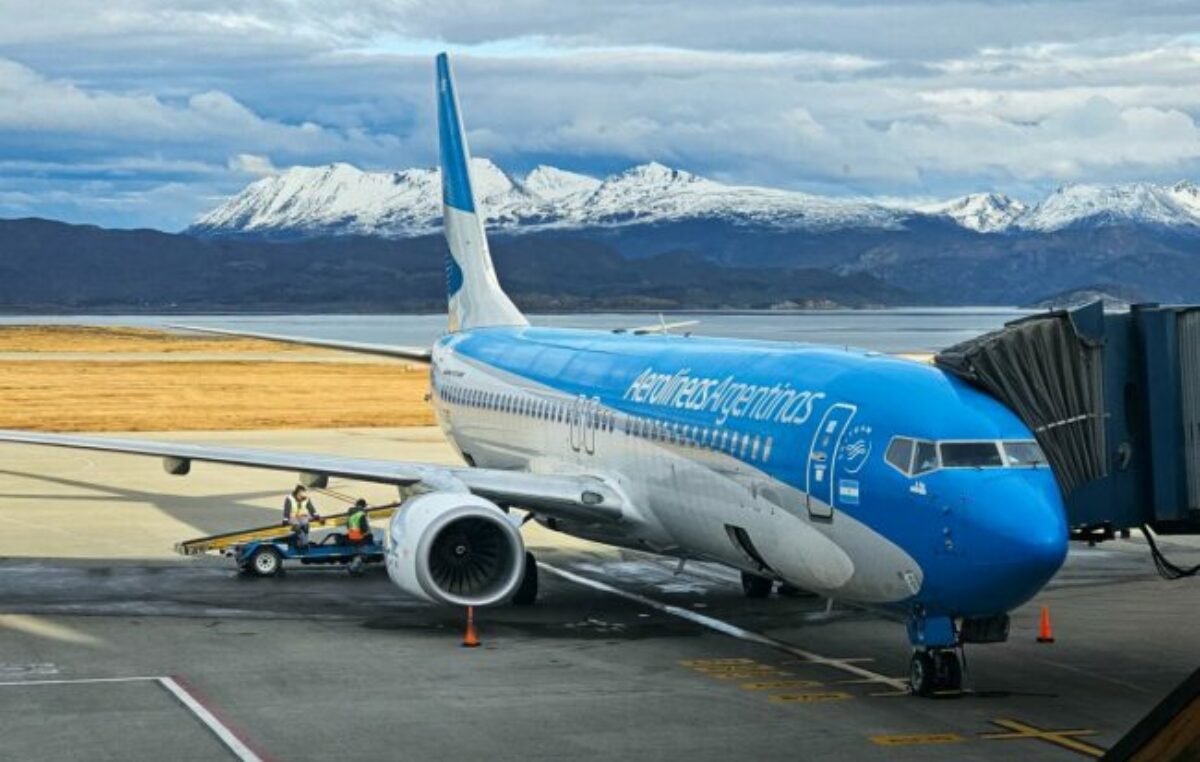 Primero le cortan las patas y después serán las alas: Aerolíneas cierra oficinas comerciales en todo el país