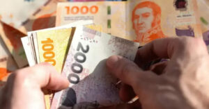 El gobierno celebró el dato de inflación, pero dejó en evidencia su plan para techar las paritarias 
