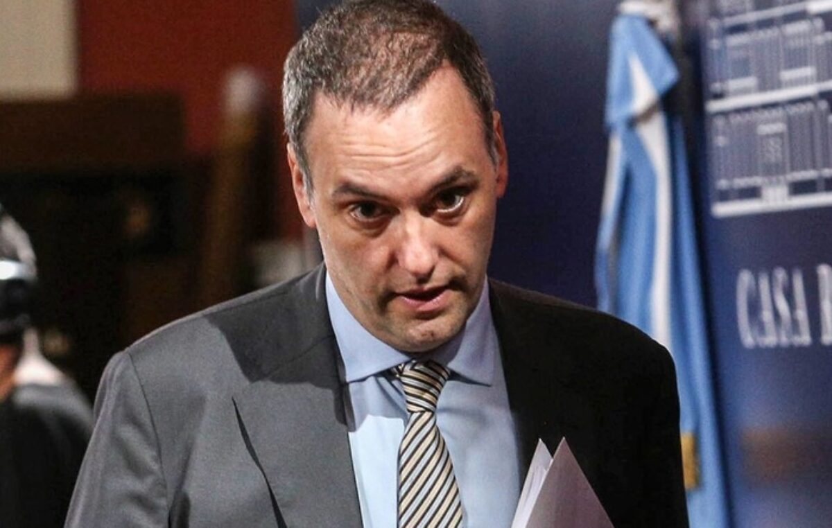 Reforma migratoria: Adorni suma a su campaña el odio antimigrante  