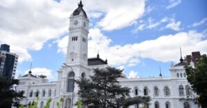 La Plata: el municipio cerró el 2024 con un alto superavit fiscal que superó los $71 mil millones