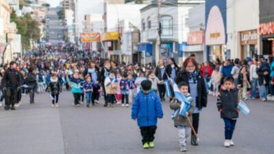 Comodoro Rivadavia: Fervor patriótico en el desfile por el 25 de Mayo