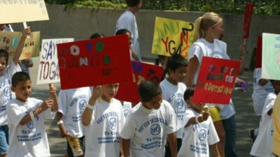 EE.UU.: casi 12 millones de niños latinos están en riesgo por los recortes sociales