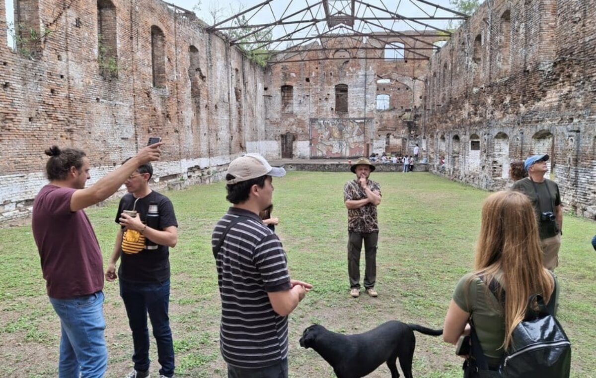Villa Ana: La esperanza de Ta’arõmby, ese puñado de jóvenes que resisten el desarraigo impulsando el turismo en La Forestal