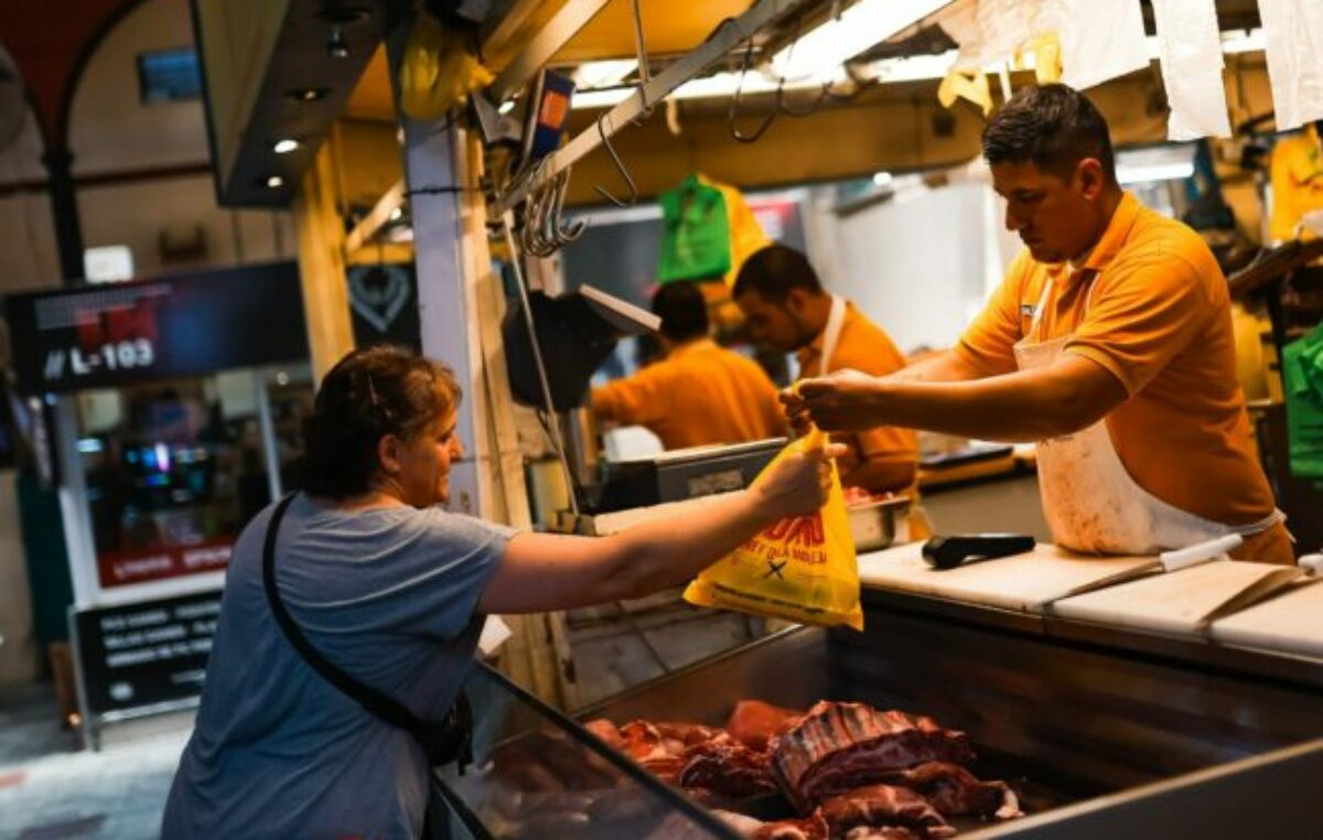 Para no caer en la pobreza, una familia cordobesa debió ganar en abril $ 1.421.088