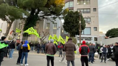 Trabajadores de la Uocra se movilizaron por nuevos despidos en Comodoro Rivadavia