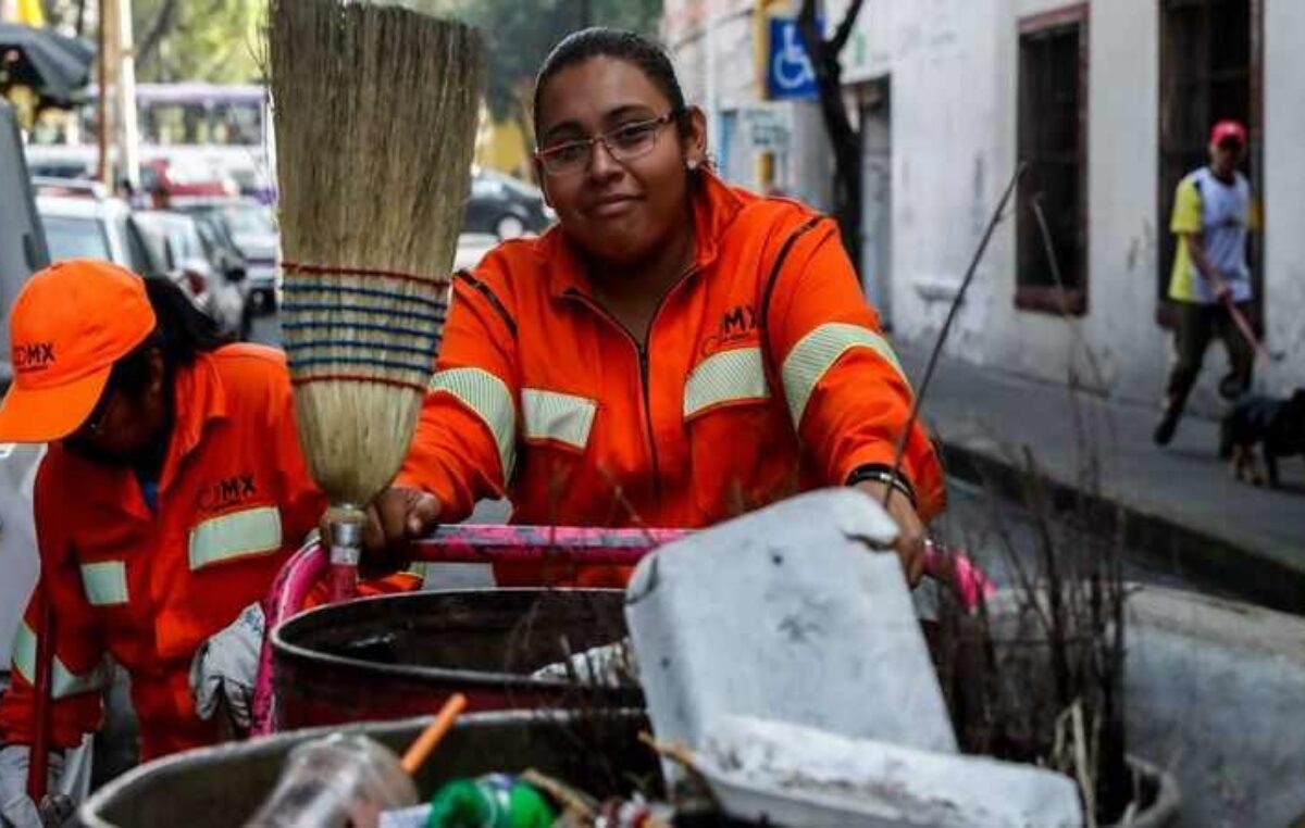 Casi un tercio de los trabajadores registrados son pobres y el gobierno insiste con el techo a las paritarias