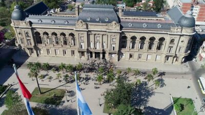 El freno a la actividad económica golpea a Santa Fe: caída en la recaudación y coparticipación en picada