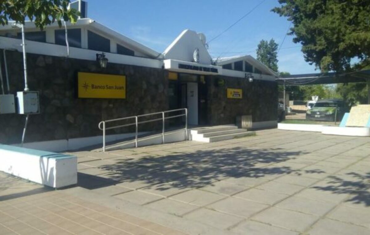 Despidos en Valle Fértil: 15 becas menos y el ajuste continuará