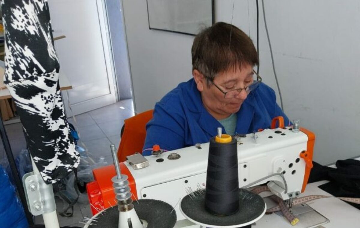El taller de costura que nació en pandemia y hoy dignifica a mujeres de Arroyito