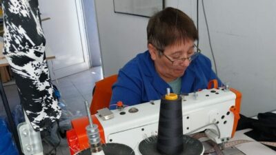 El taller de costura que nació en pandemia y hoy dignifica a mujeres de Arroyito