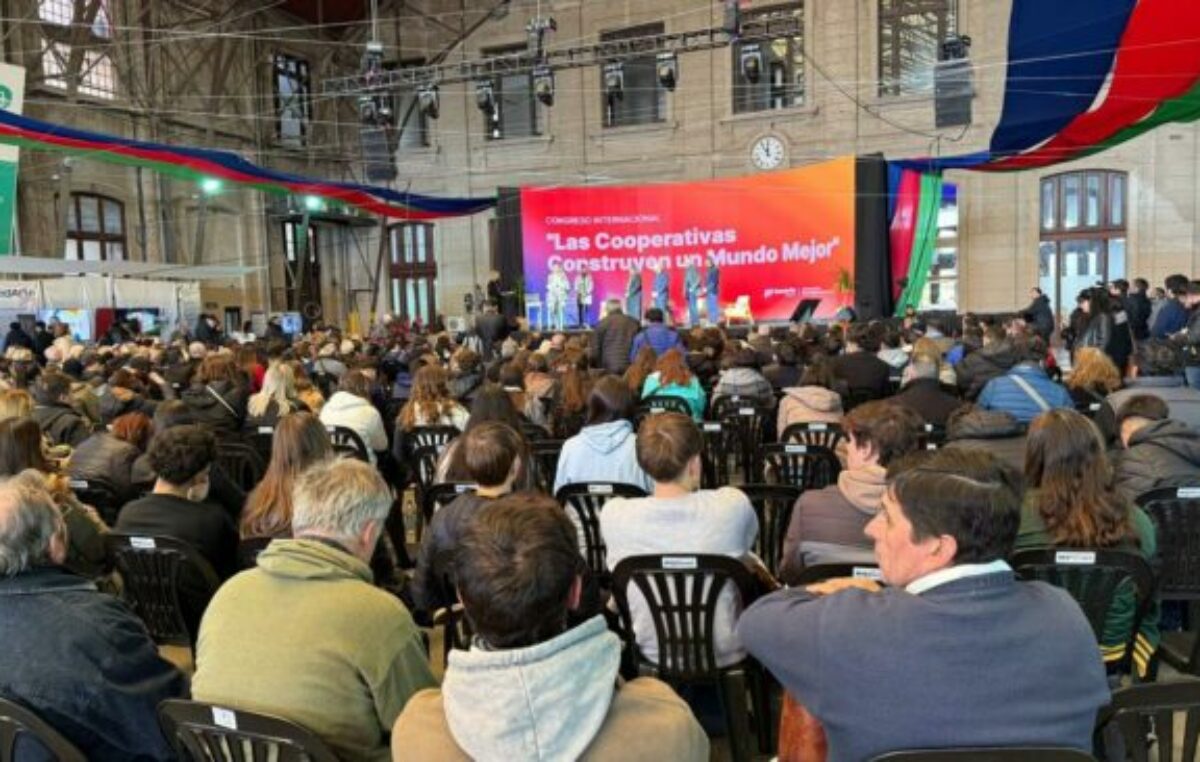 El gobierno de Santa Fe reunió a más de mil cooperativistas para potenciar el trabajo asociativo
