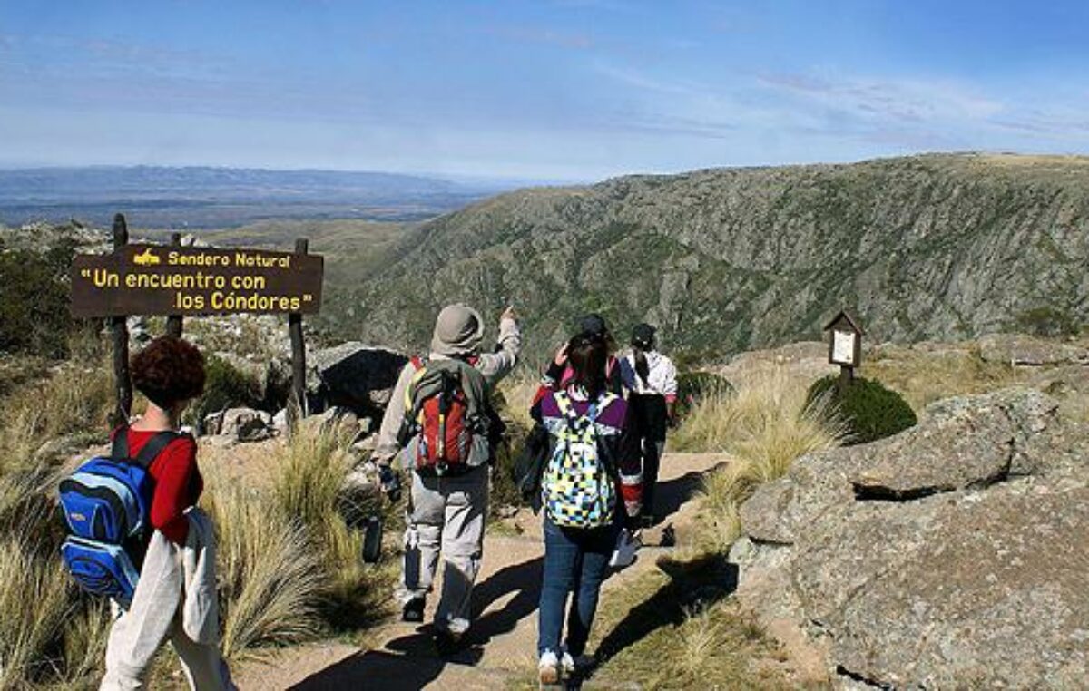Junio austero: el turismo interno cayó 17%, comparado con los feriados de 2024
