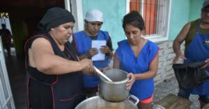 Según el Municipio de Río Cuarto, a los comedores asisten incluso «personas que trabajan en blanco»