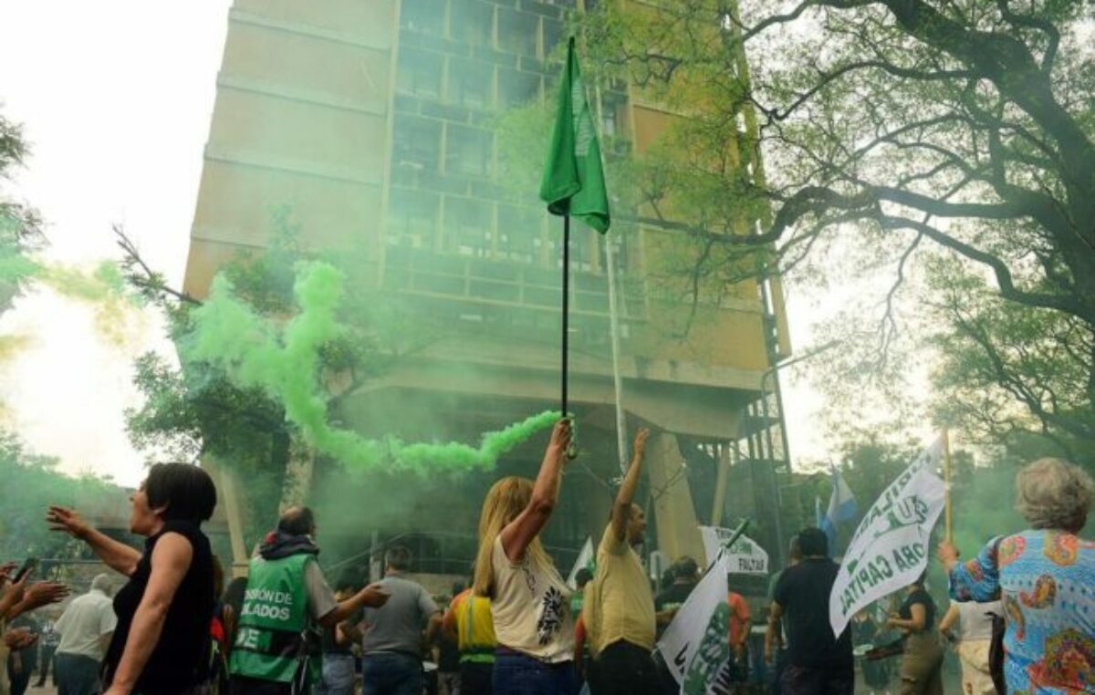 Córdoba: Con asambleas sorpresivas, el SUOEM continúa el plan de lucha y busca provincializar el conflicto paritario