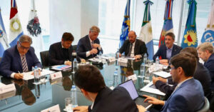 Los gobernadores quieren volver a discutir cómo se reparte la plata entre la Nación y las provincias