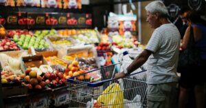 Alarmante: el 57% de las familias cordobesas no pudieron acceder plenamente a la Canasta Básica en mayo