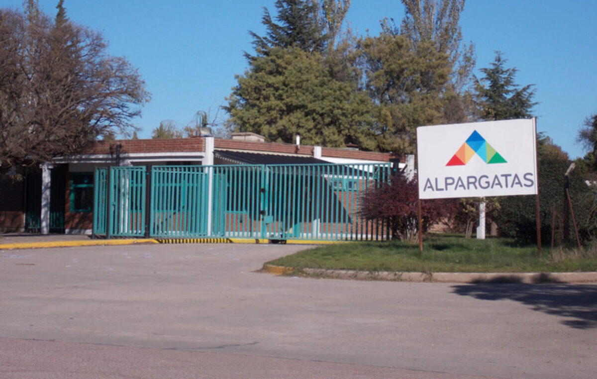 Alpargatas, en una crisis muy seria