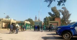 Petroquímica de Río Tercero: sin pagarles el sueldo, despidieron a más de 120 trabajadores