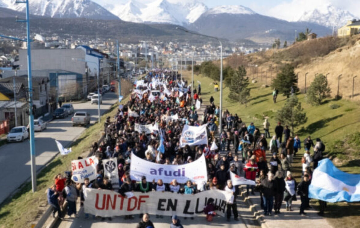 Tierra del Fuego se pronucnio a favor de la universidad píblica: «El país le dice basta a la motosierra de Milei»