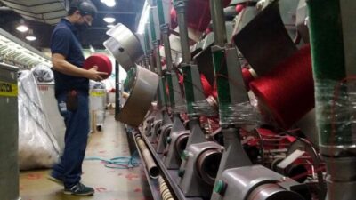 Fuerte caída en la producción textil