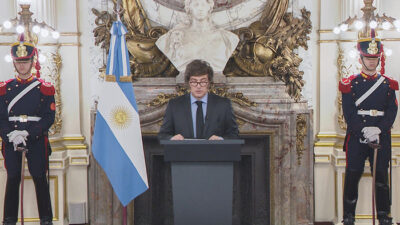 Difícil robarle la memoria a un país entero