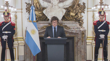 Difícil robarle la memoria a un país entero