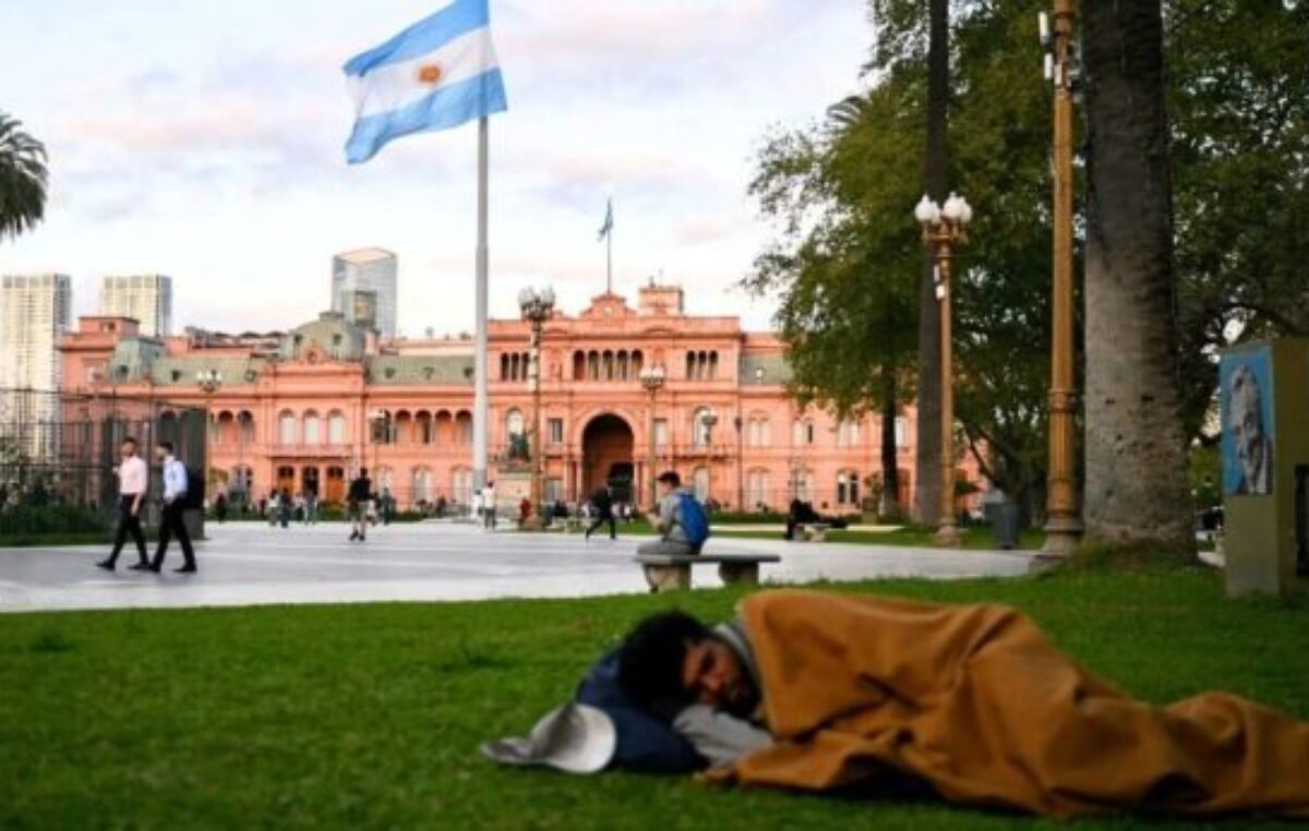 Pobreza: la UCA alertó que las cifras del Indec sobrerrepresentan el «alivio social»
