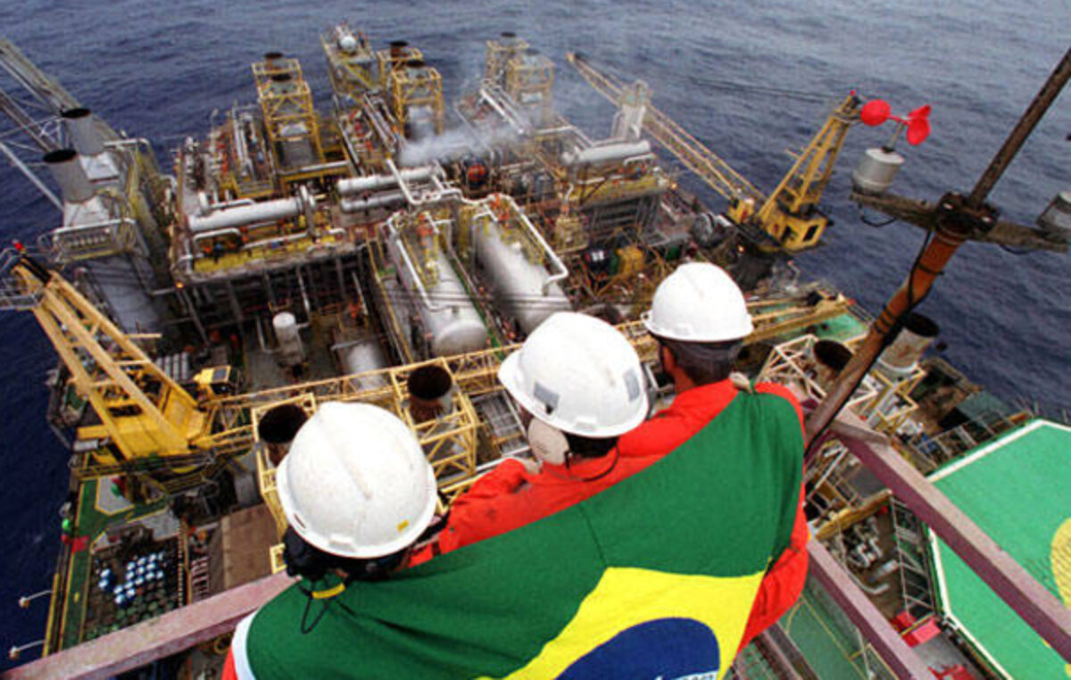 Brasil rompe récord y supera los 5 millones de barriles diarios de petróleo y gas