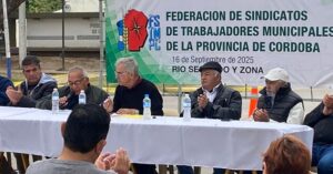 Protesta gremial y recorte político en Río Segundo: denuncias de corrupción y crisis municipal