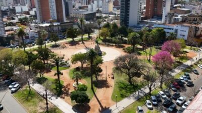 Esculturas, fuentes y plazas: el plan integral de conservación urbana en Santa Fe