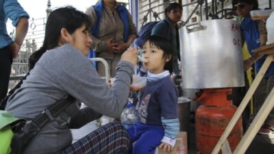 Según Indec cayó la pobreza en 2025, pero el 45% de niños y adolescentes habitan hogares bajo la línea