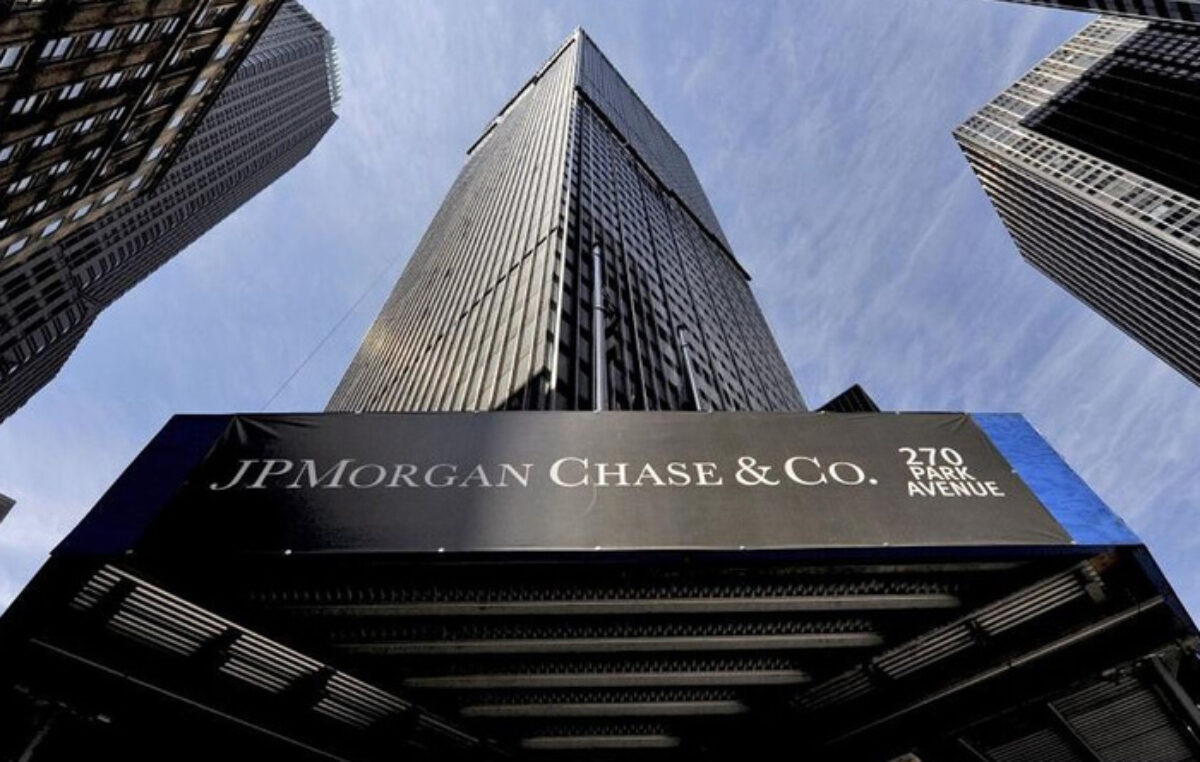 Los bancos sólo le prestan a Milei si alguien se hace cargo del riesgo