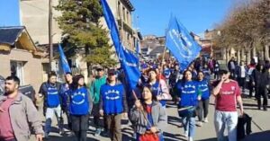 Después de meses de paro, los municipales de Río Turbio arreglaron salarios