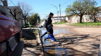 Cómo vivimos: en la ciudad de Santa Fe, el 38% de los hogares aún no tienen desagües cloacales