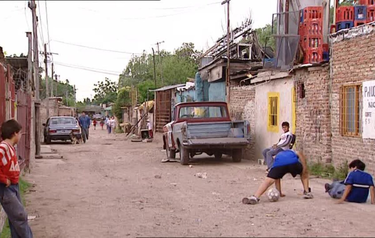 Más de 15 millones de argentinos no tienen agua corriente, gas natural o cloacas