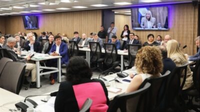 Reforma tributaria del Gobierno: Intendentes proponen una rebaja del IVA para los municipios 