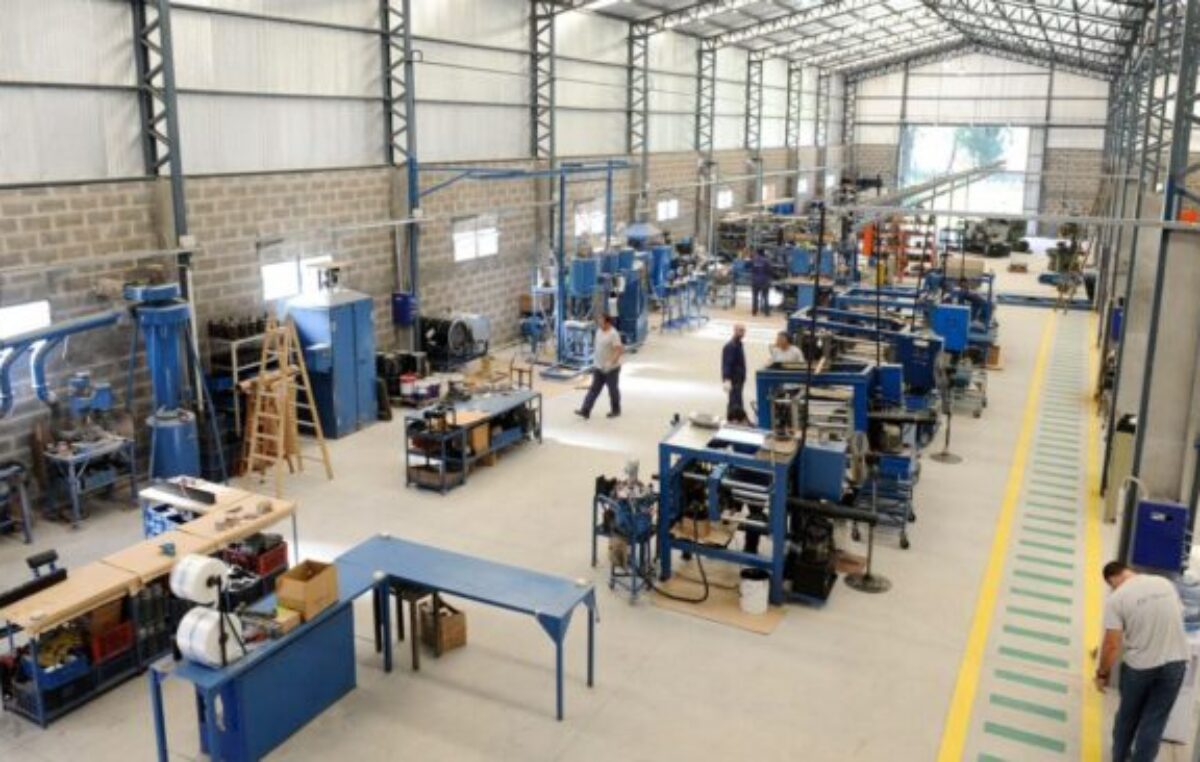 Desplome productivo, fábricas a media máquina y galpones chinos: la industria rosarina alerta por el futuro de miles de trabajadores