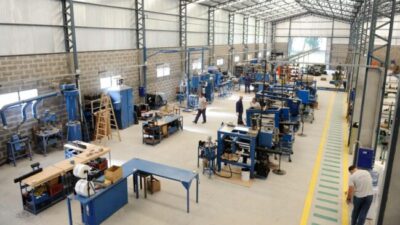 Desplome productivo, fábricas a media máquina y galpones chinos: la industria rosarina alerta por el futuro de miles de trabajadores