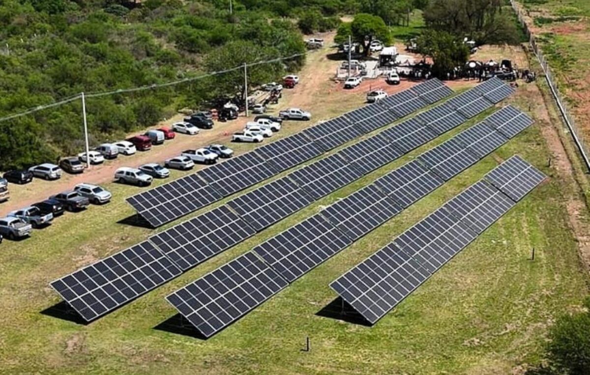 Villa del Dique puso en marcha su primer parque solar comunitario