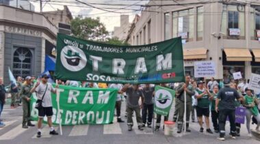 Municipales de UTRAM protestan en Santa Fe por reclamos salariales y denuncias de persecución laboral