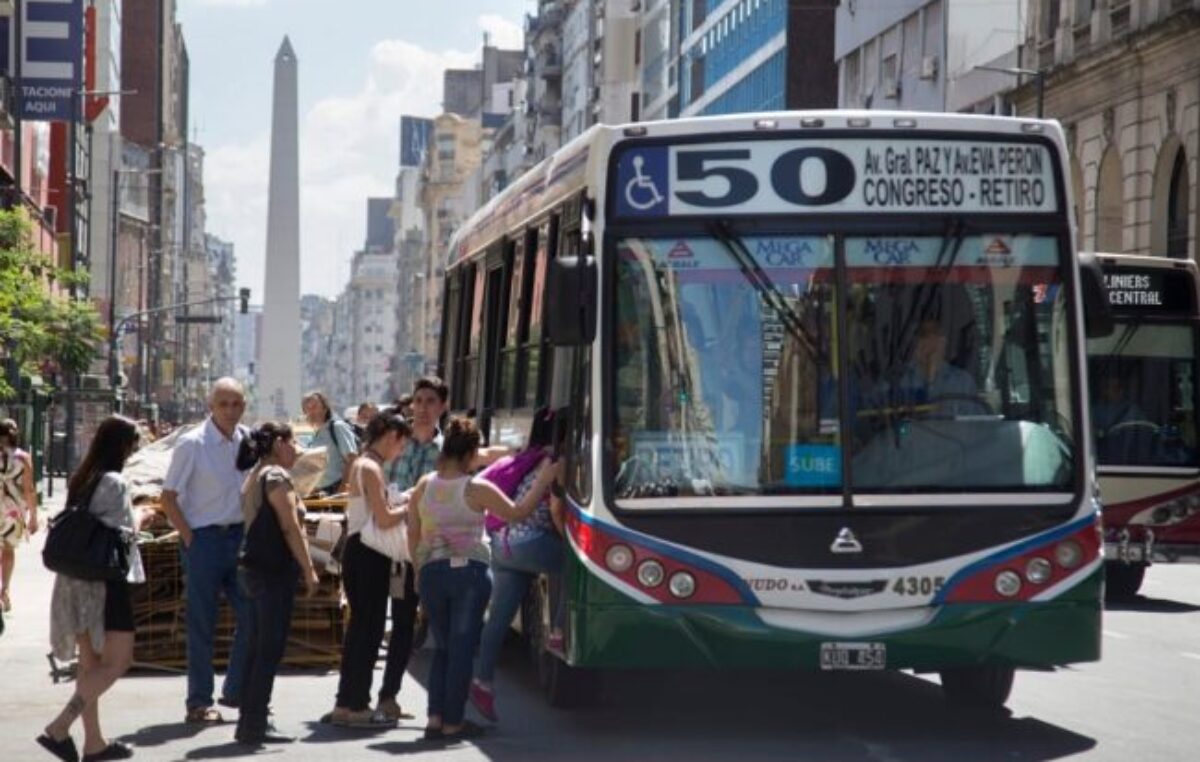 Cae la cantidad de pasajeros en los colectivos y la UTA nacional advierte que la crisis se profundiza