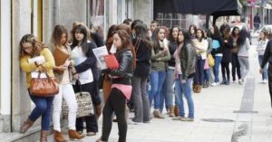 Milei, en una luna de miel sin salarios ni empleo