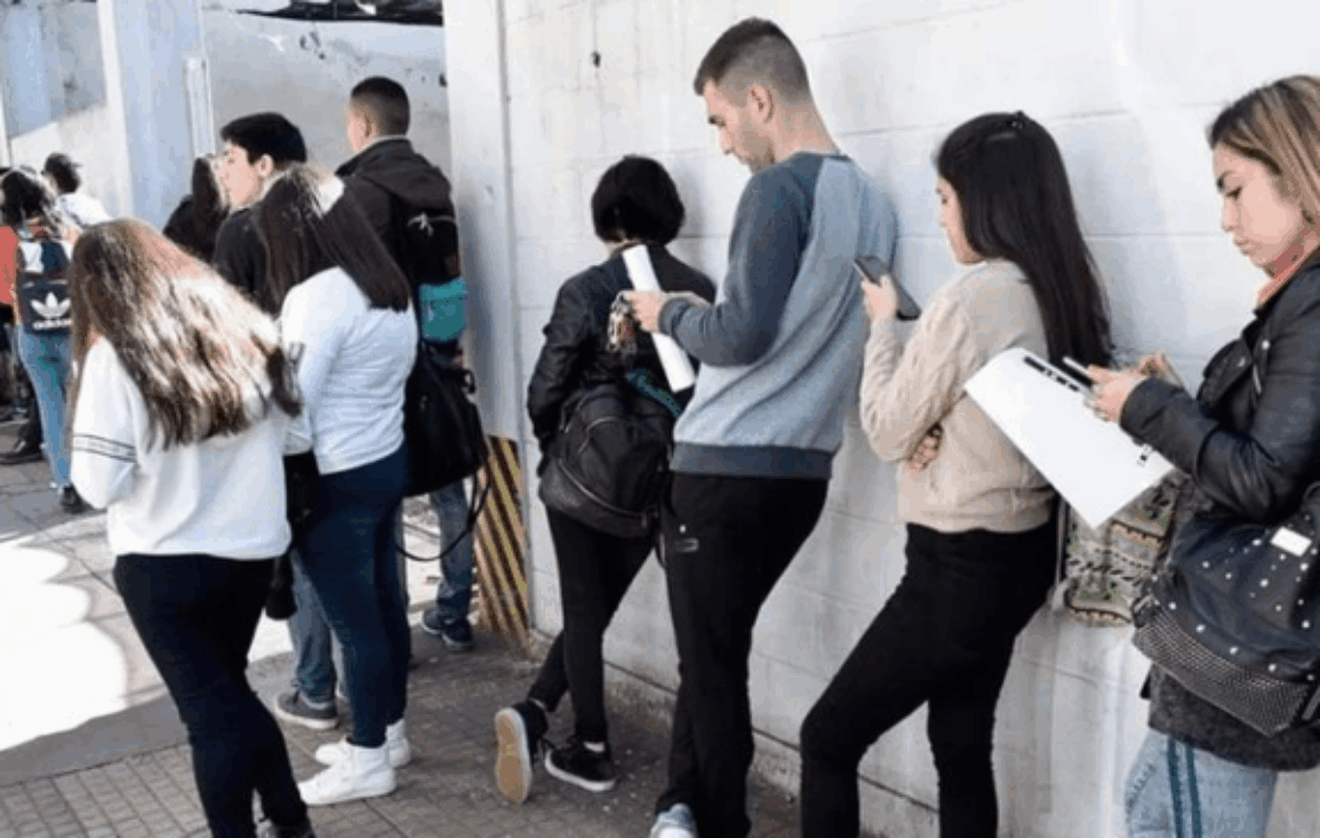 Fuerte caída del empleo registrado y de empleadores en Entre Ríos desde 2023, según un informe del CEPA