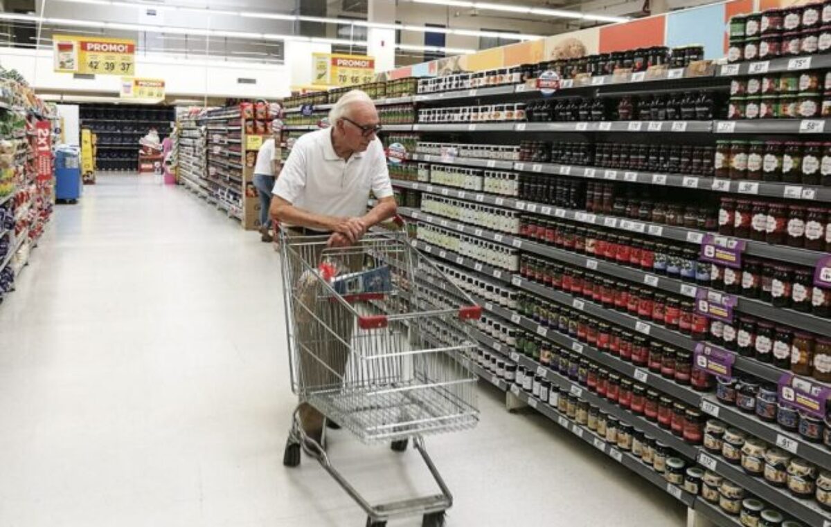Pérdida del poder adquisitivo: cada vez más familias se endeudan para comprar comida