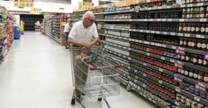 Pérdida del poder adquisitivo: cada vez más familias se endeudan para comprar comida