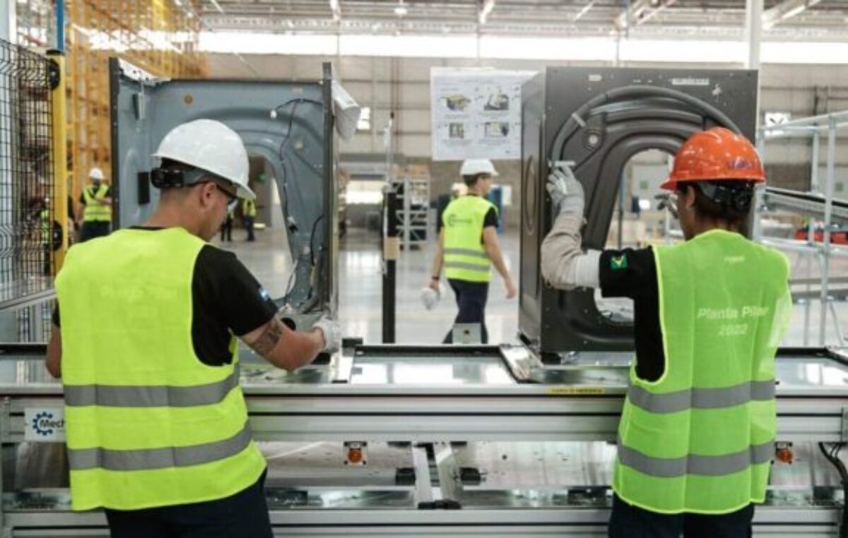 Whirlpool cierra su planta en Pilar y deja a más de 220 familias sin trabajo
