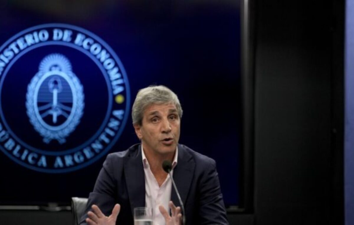 Crisis: El Caputo de Macri contra el Caputo de Milei