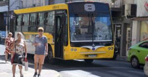Santa Fe: Una investigación revela caída de viajes y menor accesibilidad al transporte para sectores vulnerables