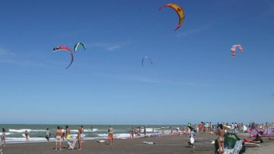 El pueblo que tiene playas ideales para el kitesurf y sólo lo habitan 80 personas